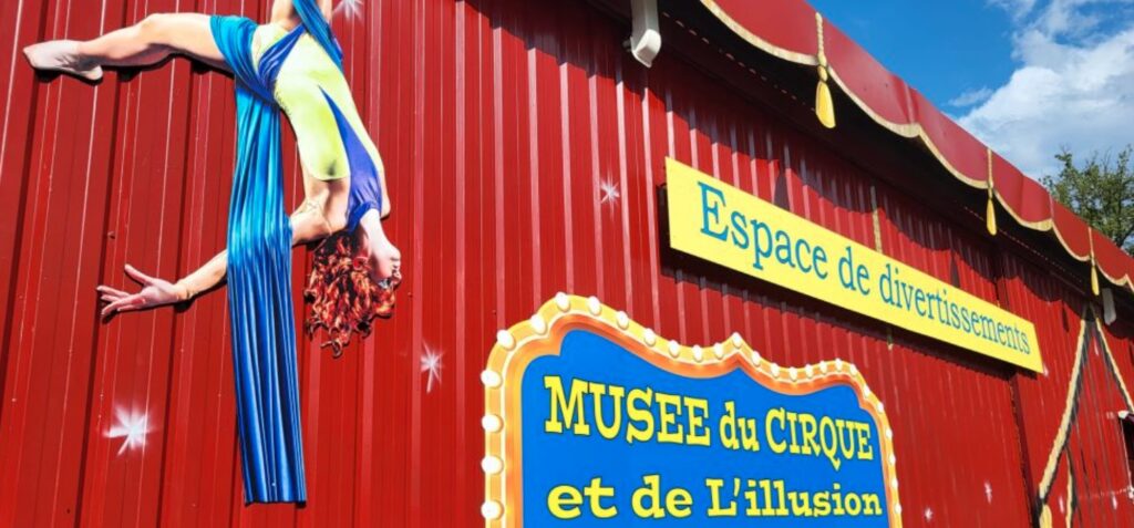 Façade du musée du cirque et de l'illusion